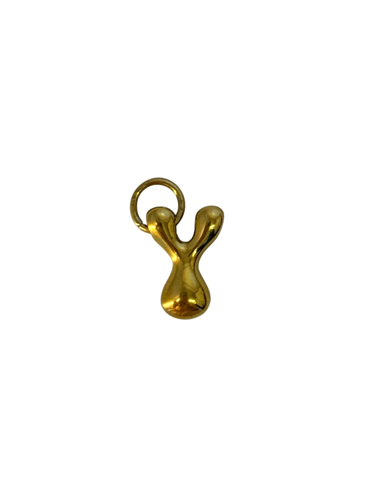 Big chunky initial