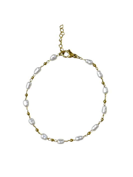 Gold pearls bracelet