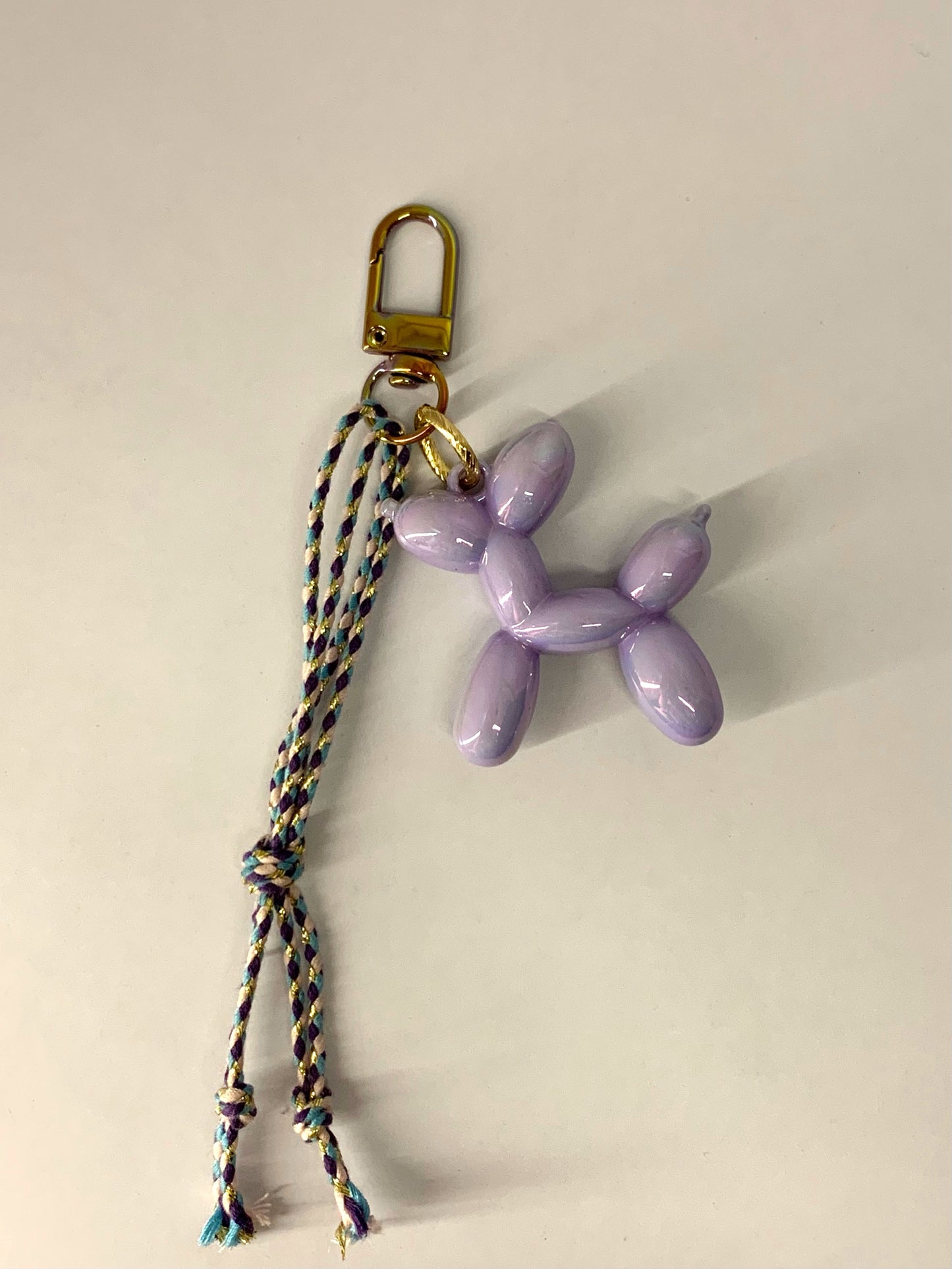 Purple balloon dog